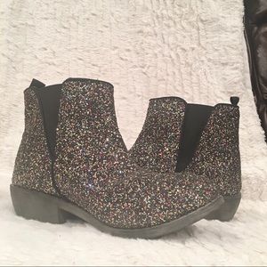 Girls boots